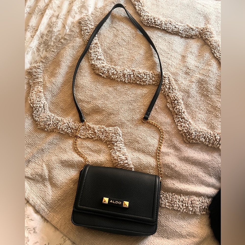 ALDO BLACK CROSSBODY HANDBAG